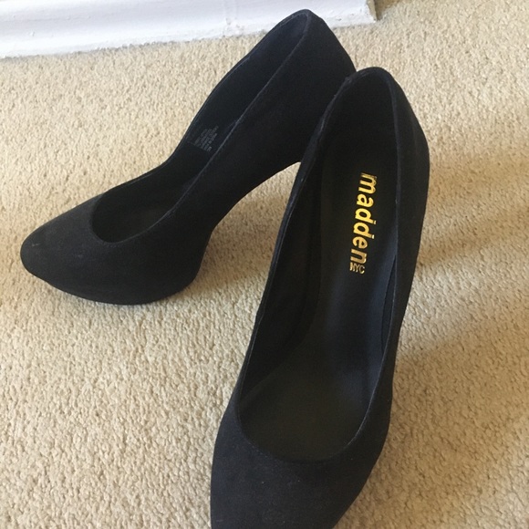 Black Steve Madden 5 inch heels. - Picture 3 of 4